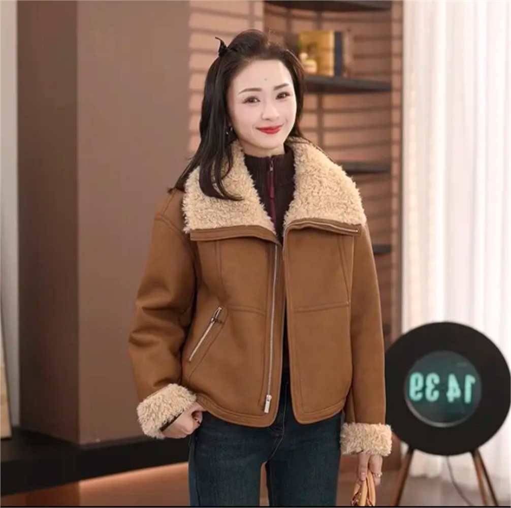 2025冬季新款韩版时尚百搭宽松显瘦翻领长袖休闲皮毛一体短外套女