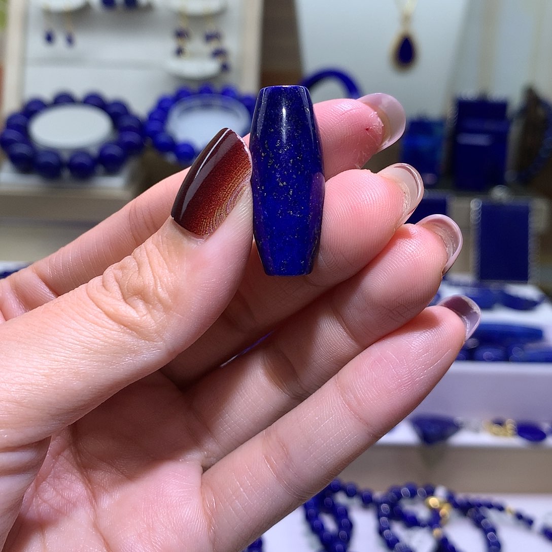 青金石未镶嵌天然原矿天珠12．4 m* 29.9 m