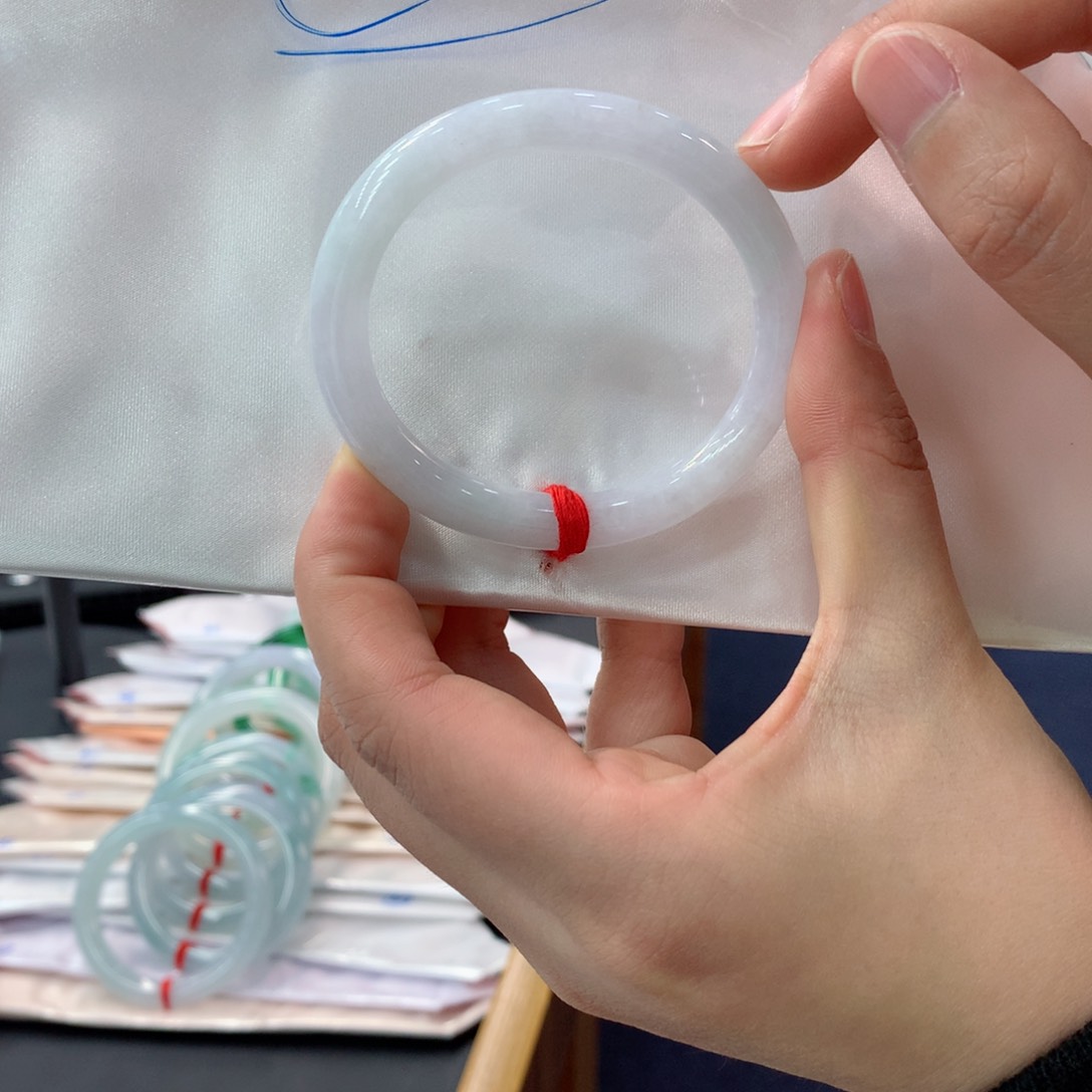 翡翠手镯未镶嵌买断