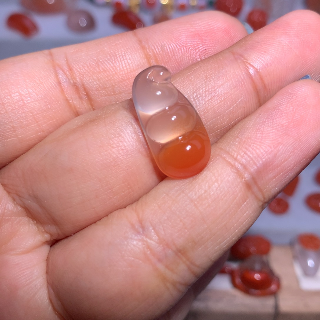 未镶嵌福豆侧挂南红玛瑙冰飘