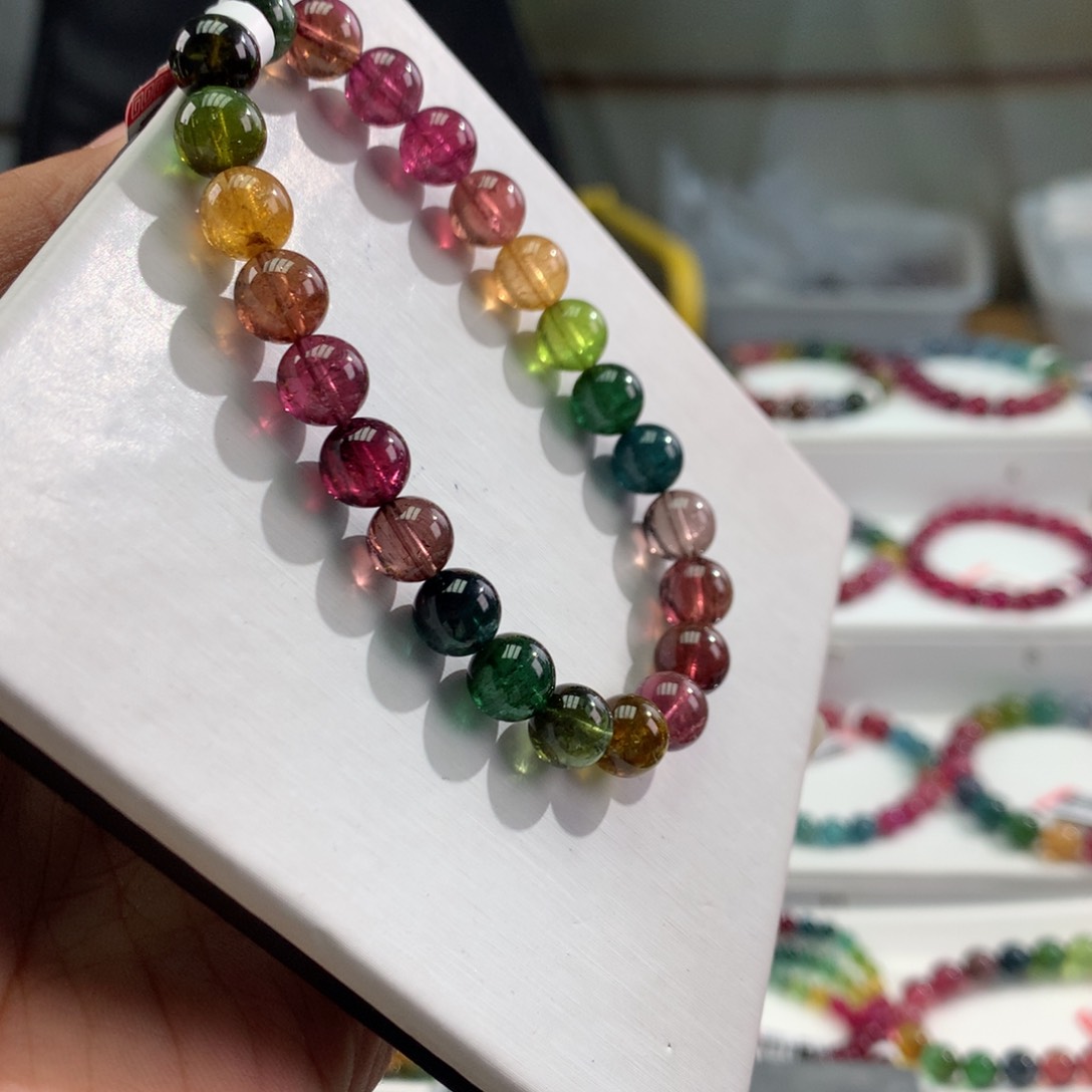 碧玺手链未镶嵌           8m m。