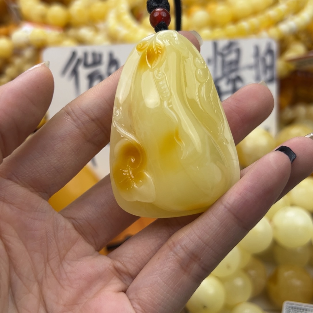 琥珀珠宝奇石未镶嵌