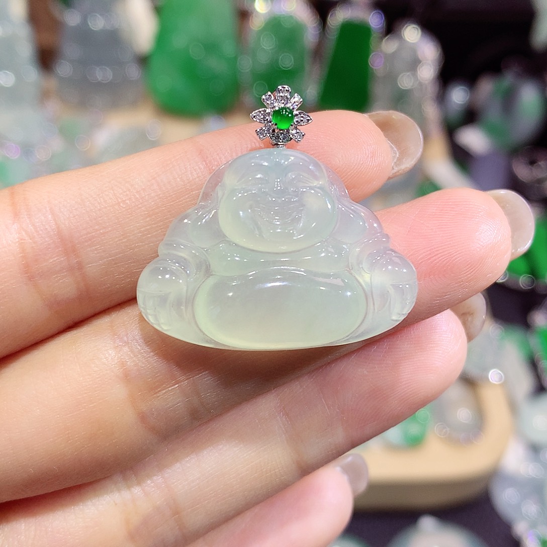 翡翠18K金镶嵌颈饰佛