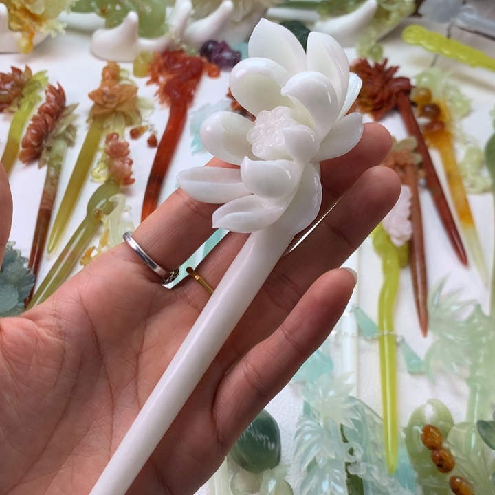 蛇纹石玉发饰未镶嵌猫*融