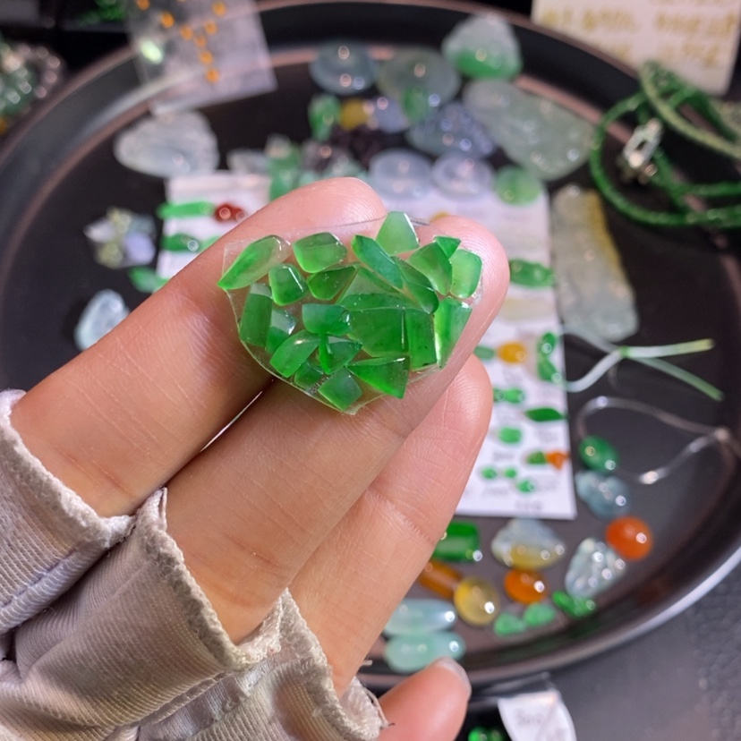 【闪购商品】翡翠挂件未镶嵌切割