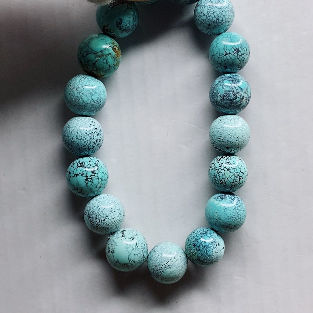 绿松石颈饰未镶嵌