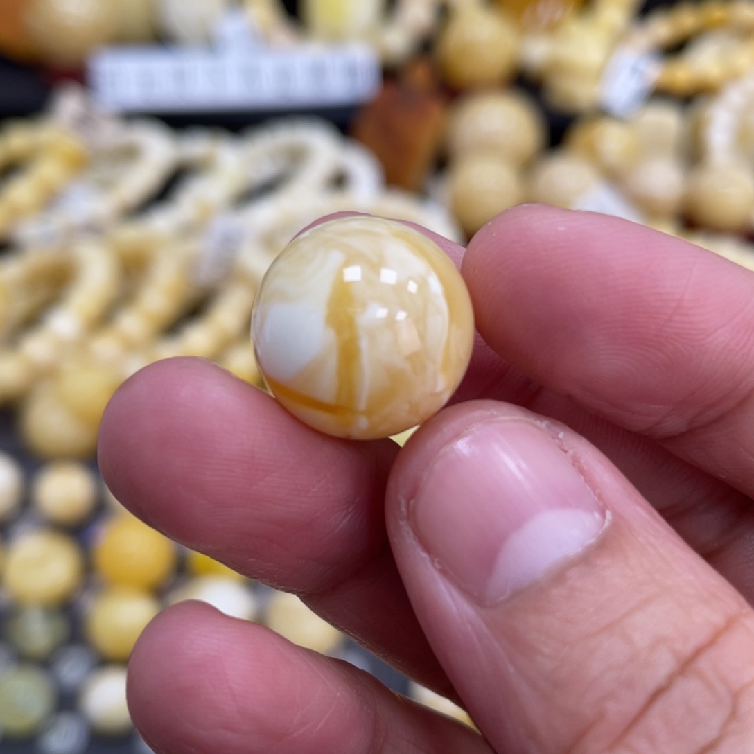 琥珀珠宝奇石未镶嵌16.4mm瑕疵