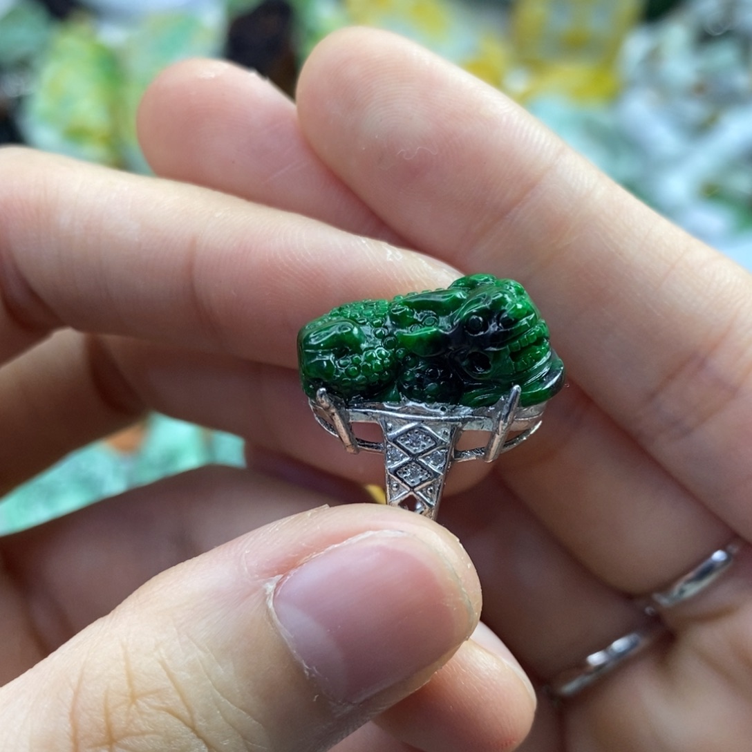 翡翠未镶嵌颈饰用****7