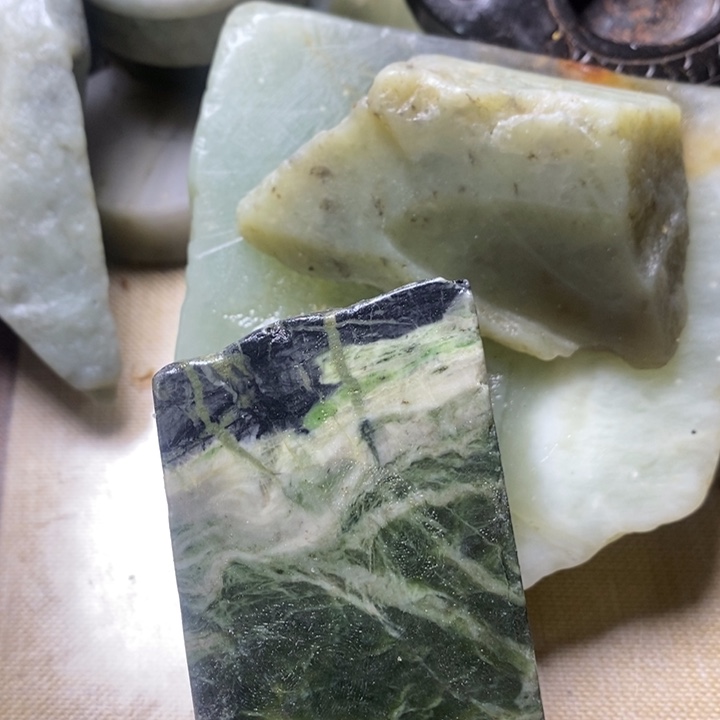 透闪石质玉未镶嵌珠宝半成品