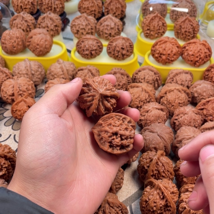 ^***头桃核吊坠帝王三棱