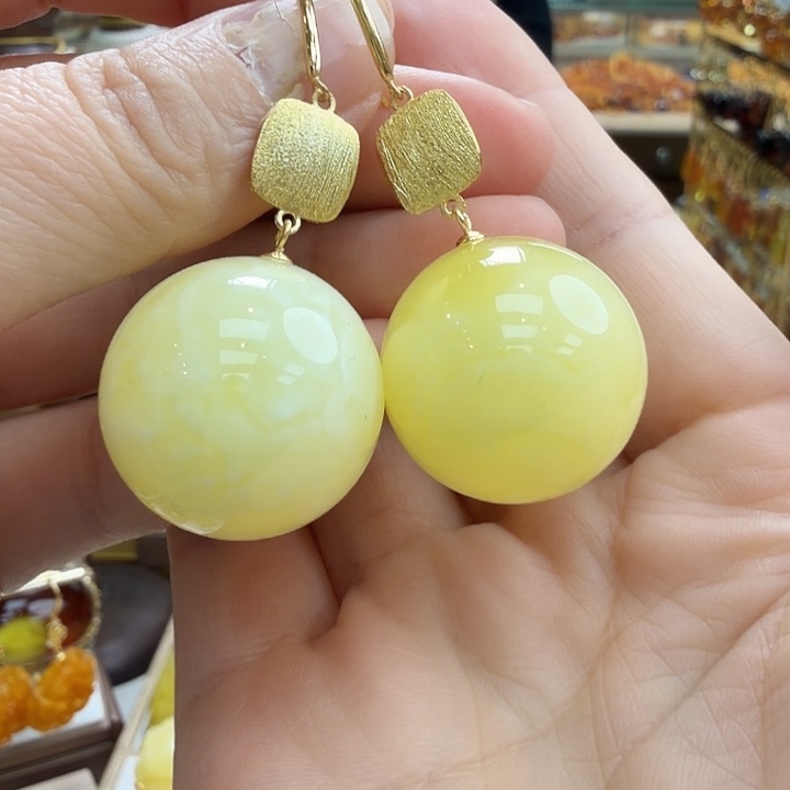 琥珀未镶嵌珠宝奇石