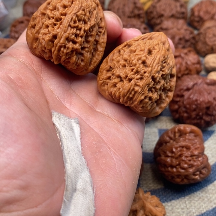 文玩核桃把件用****8核桃