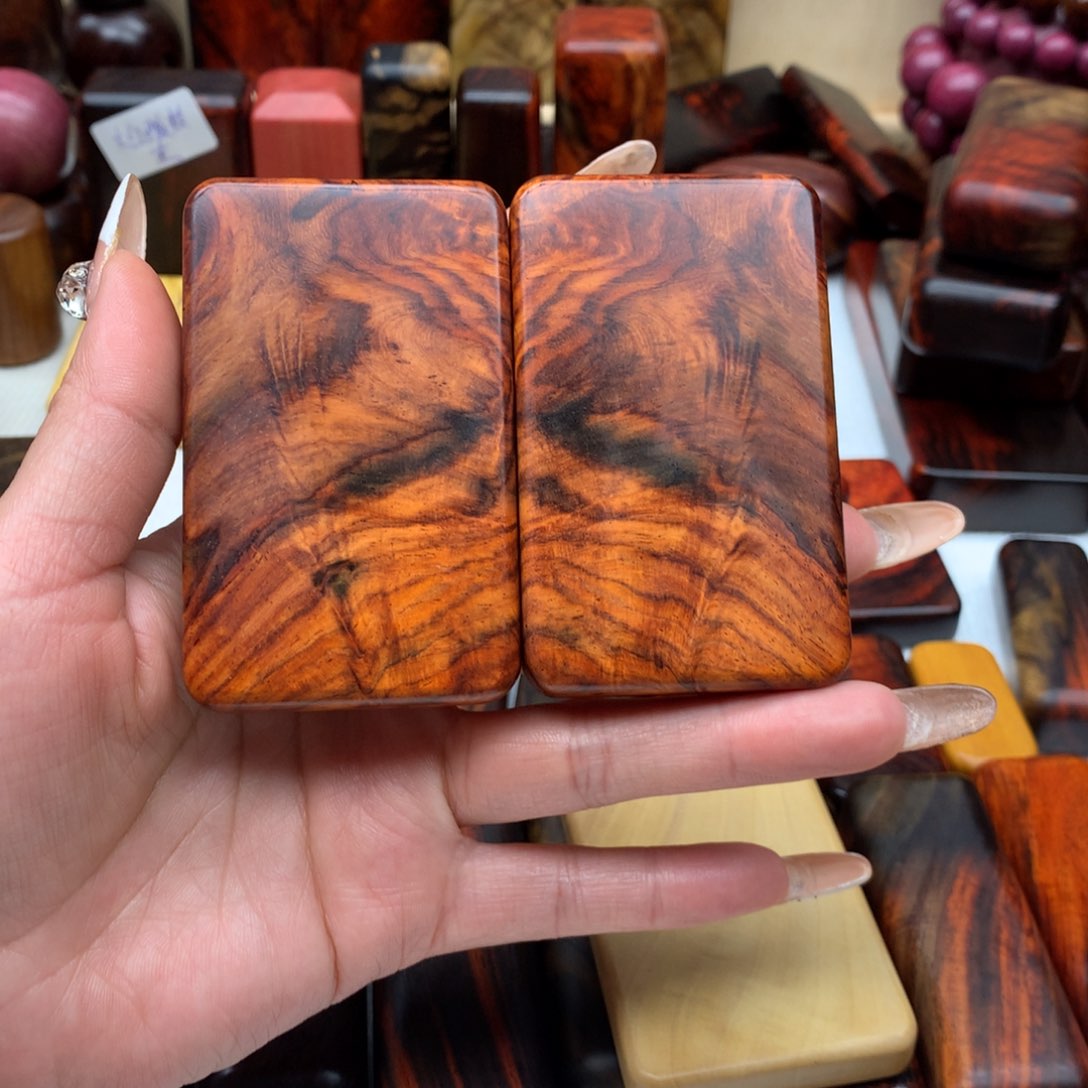 交趾黄檀（大红酸枝）人*