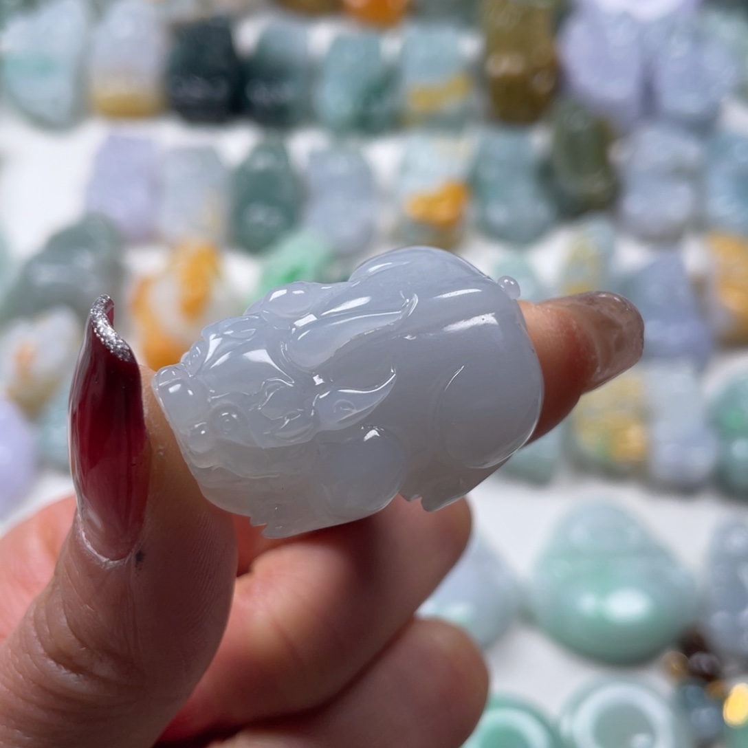 翡翠吊坠(赠链)未镶嵌