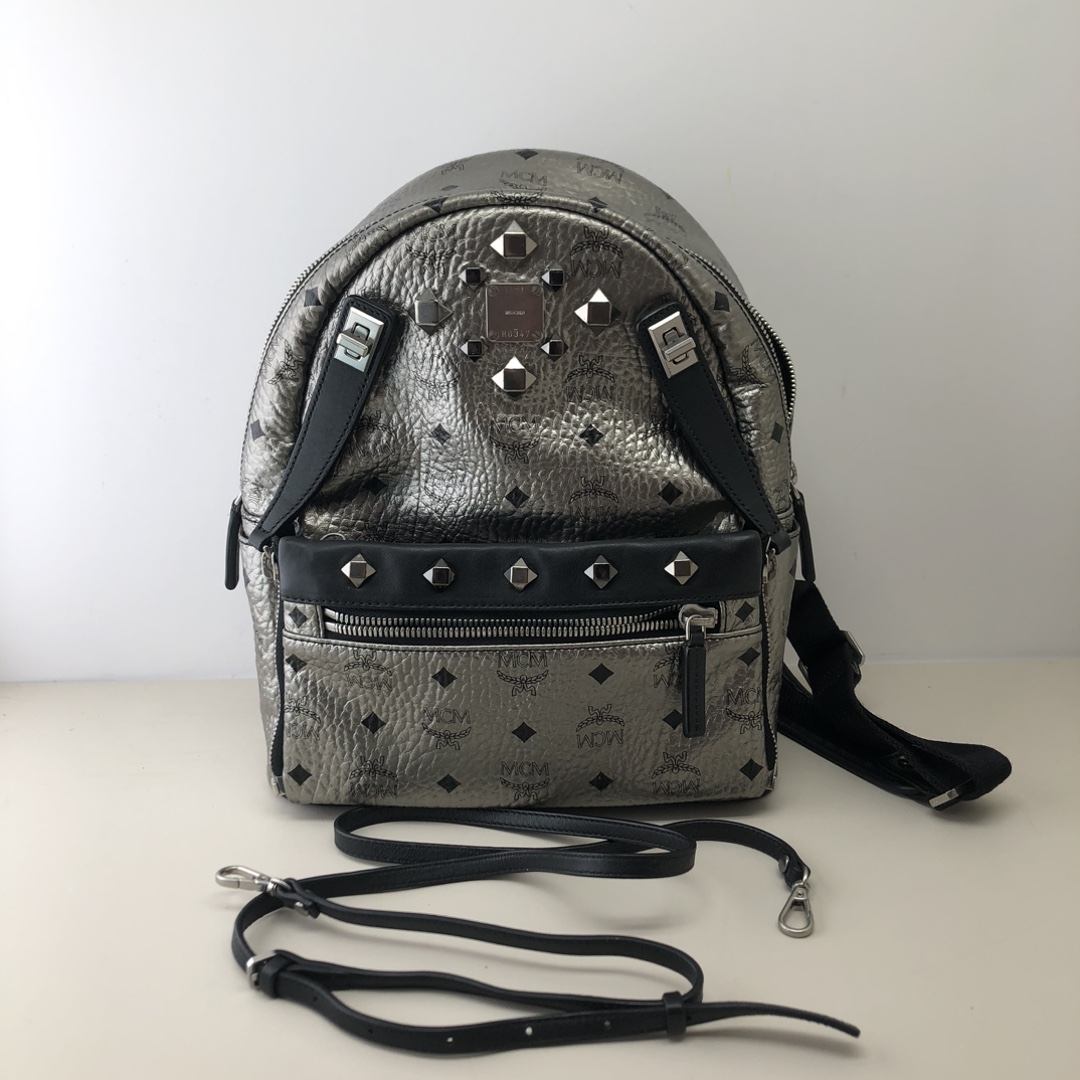 99新 MCM 女士时尚休闲潮流二合一铆钉拼色银色中号二奢双肩包