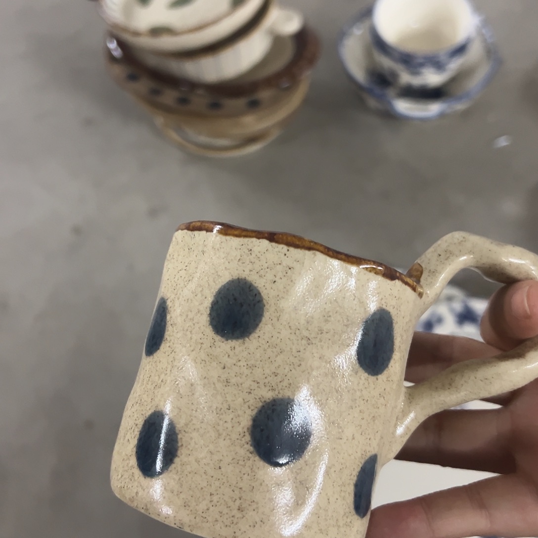 搪瓷微瑕波点直筒杯一个