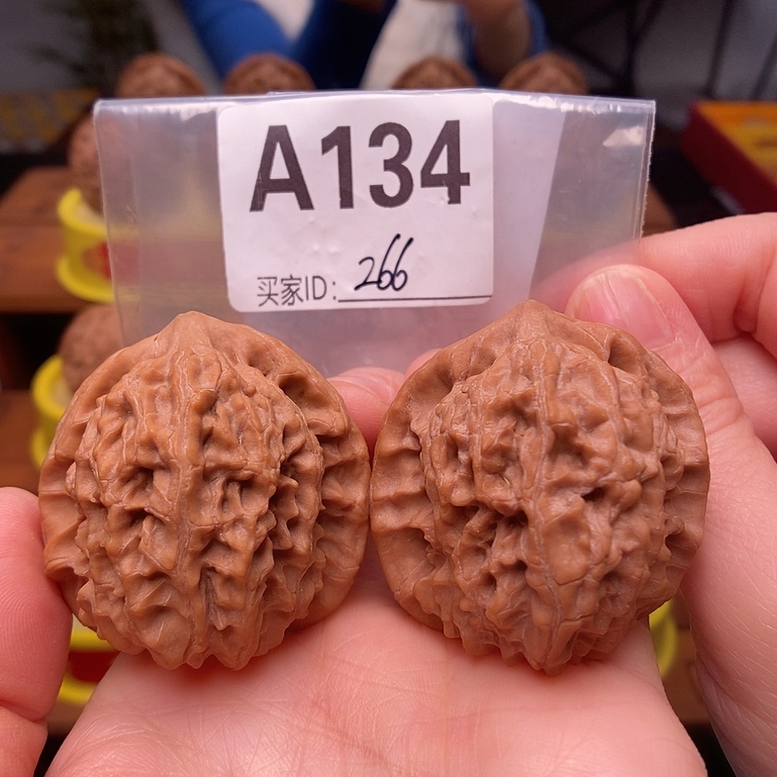 文玩核桃吊坠马老四40