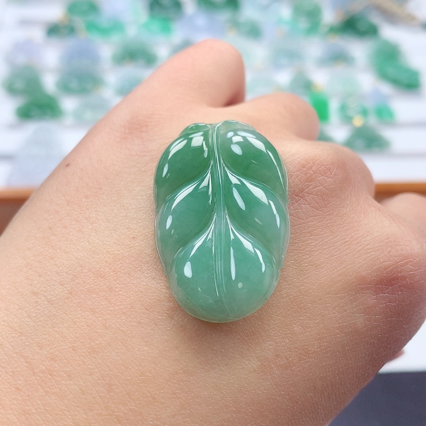 【闪购商品】翡翠吊坠(不含链)未镶嵌