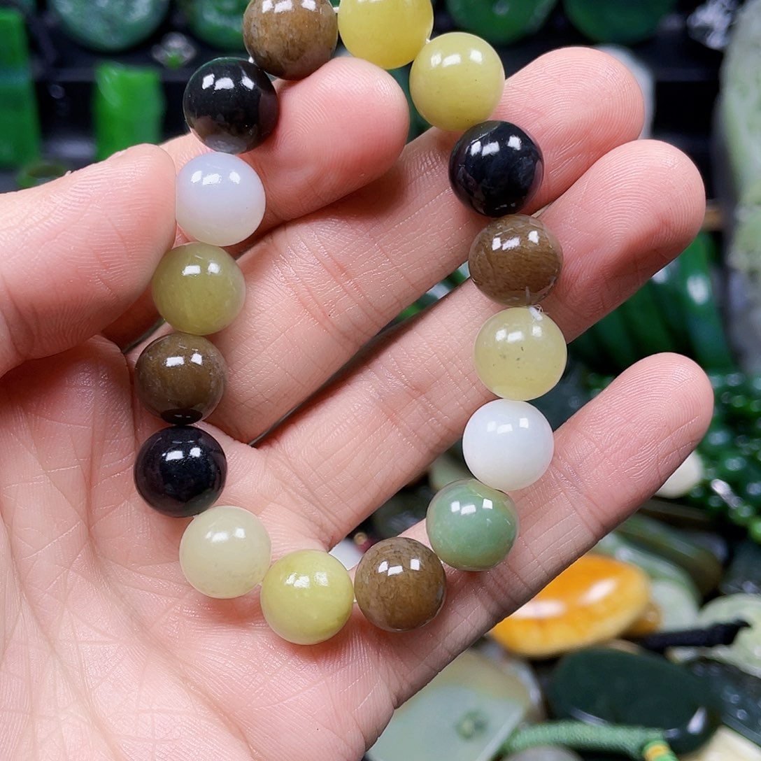 和田玉未镶嵌珠宝奇石