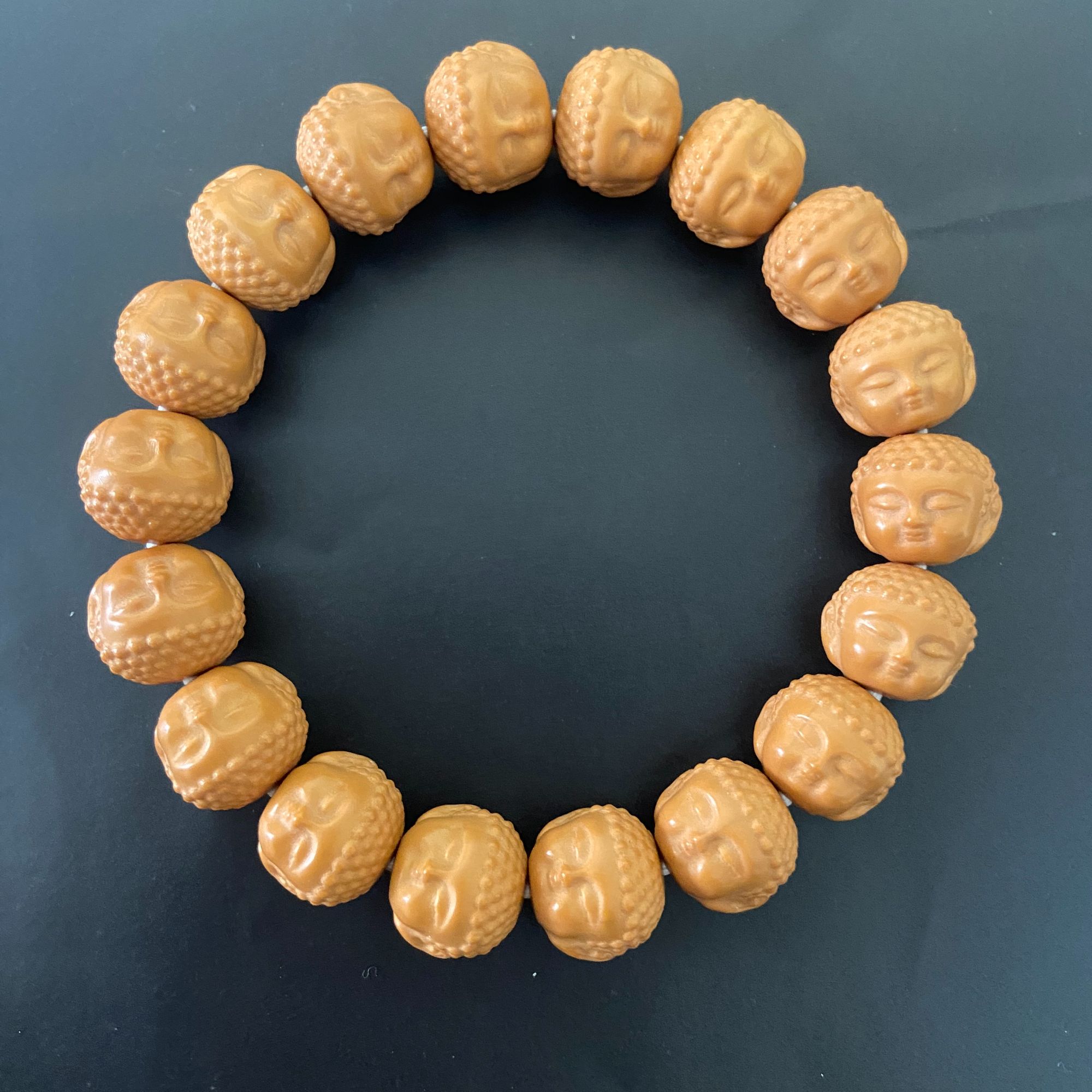 精工雕刻宝宝佛，性价比非常高。