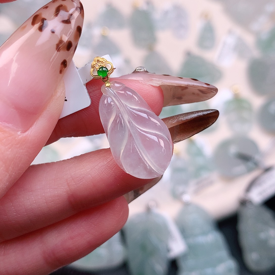 翡翠颈饰18K金镶嵌芭蕉叶26.6、21、12.3、3.6