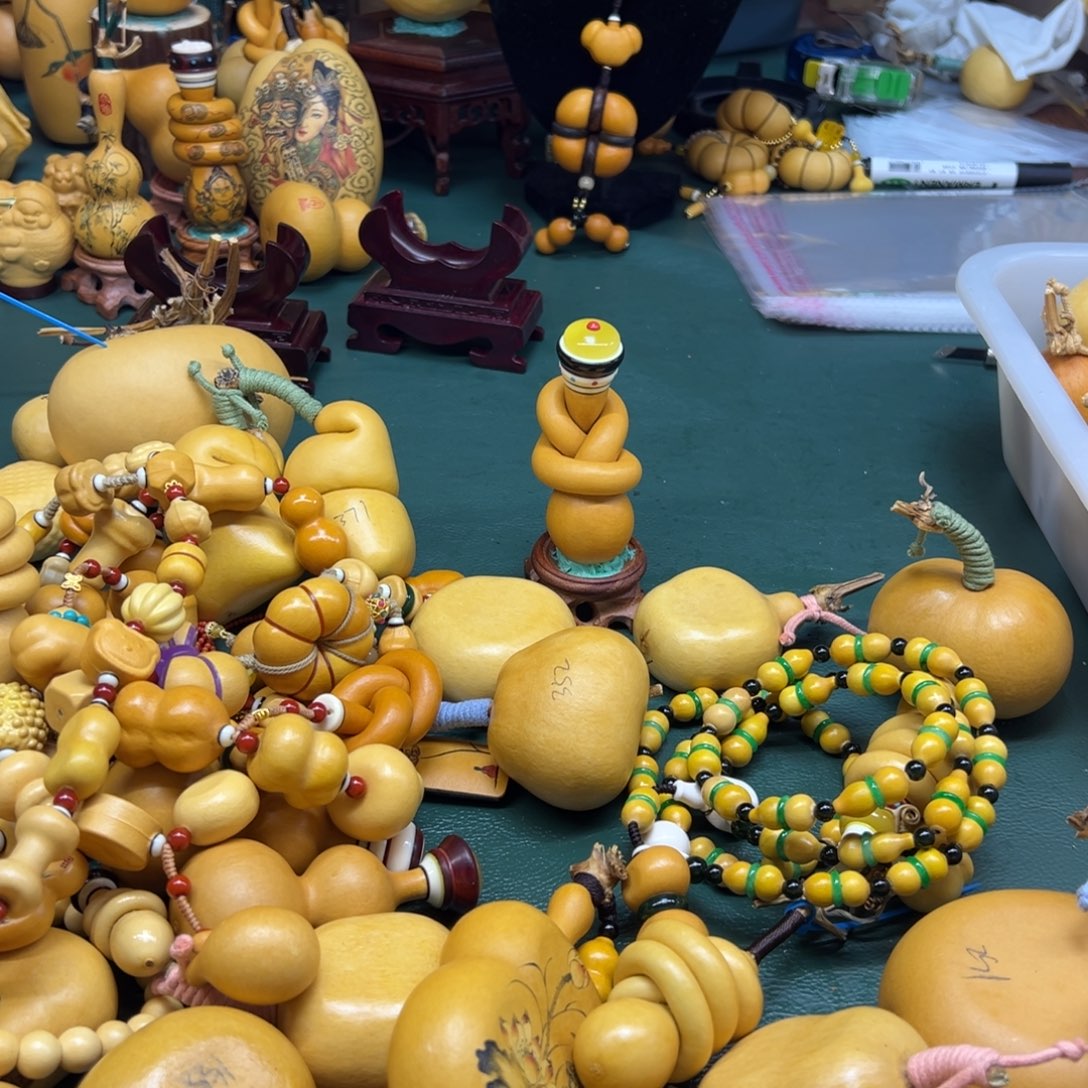 若***语大叶紫檀（黑酸枝木类）