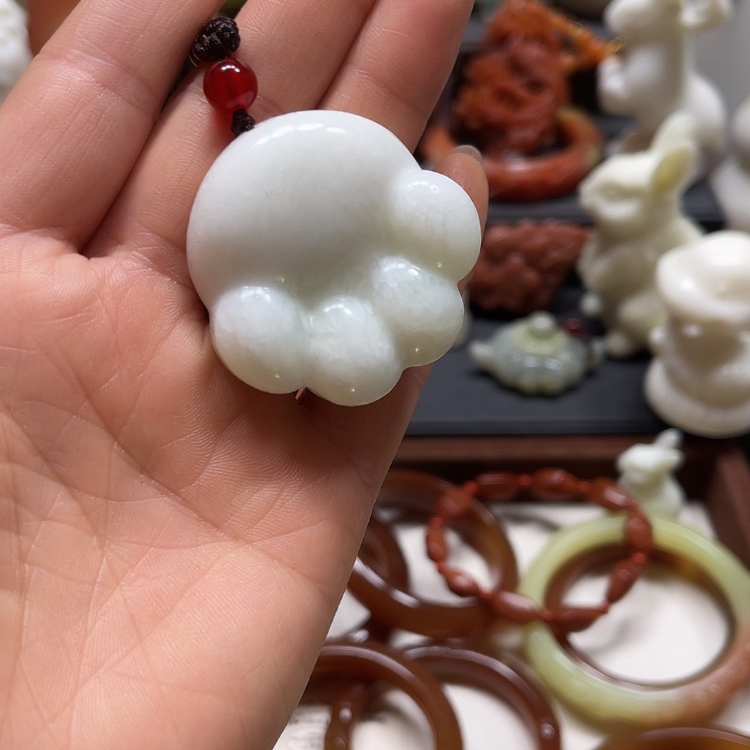 蛇纹石玉吊坠发一个未镶嵌