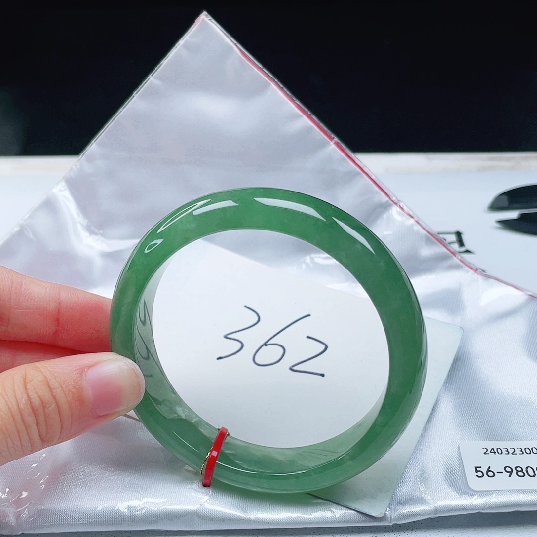 翡翠未镶嵌手镯56+正圈