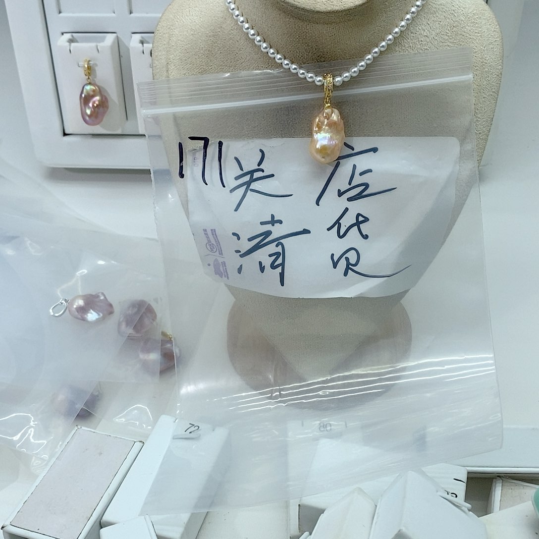 淡水珍珠颈饰合金