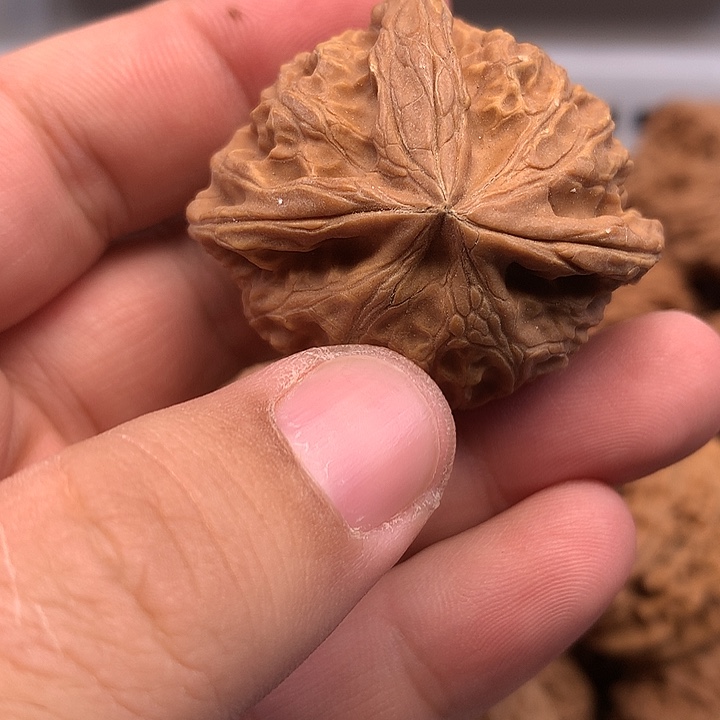 荆***鸟吊坠文玩核桃核桃