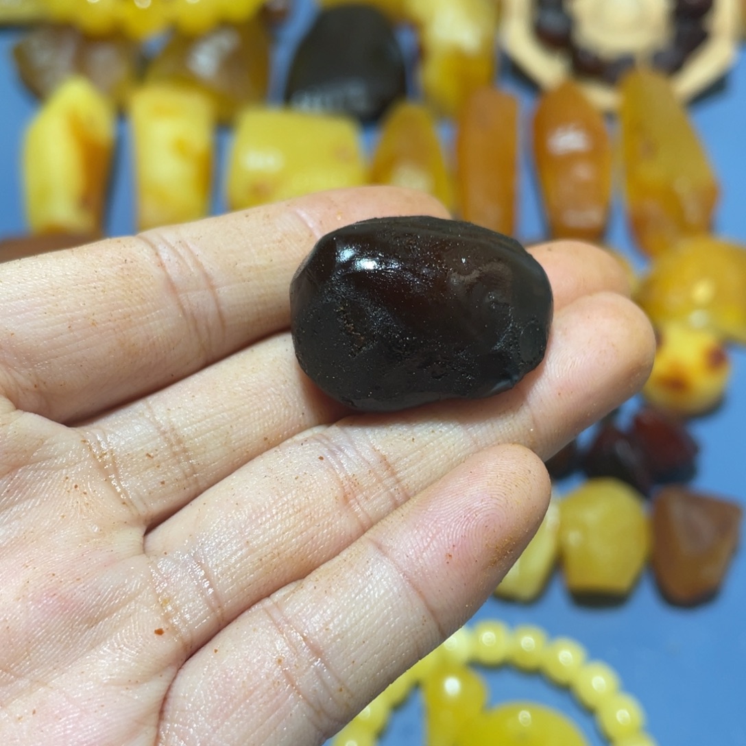 浩***子定制蜜蜡未镶嵌随形