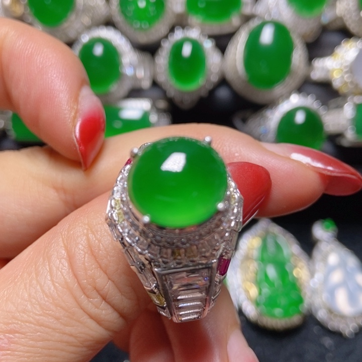 颈饰未镶嵌翡翠翡翠