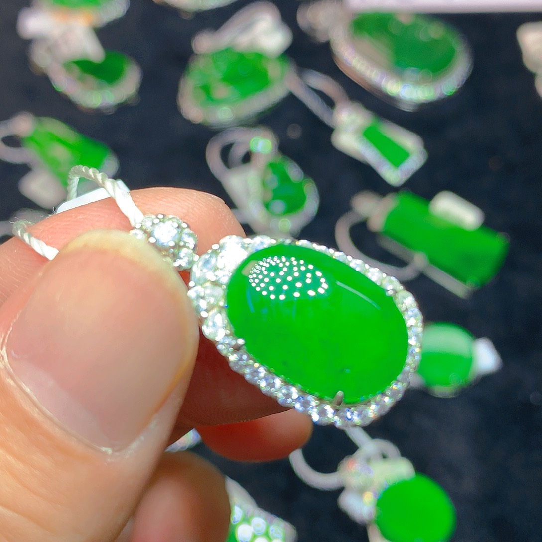 颈饰银S925镶嵌翡翠