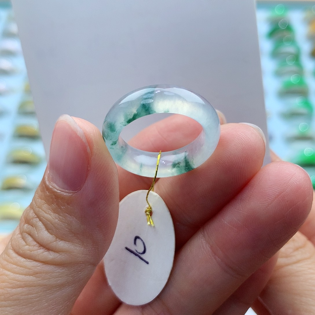 翡翠戒指未镶嵌10圈