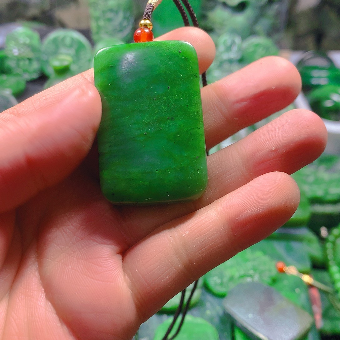 和田玉（碧玉）未镶嵌珠宝奇石