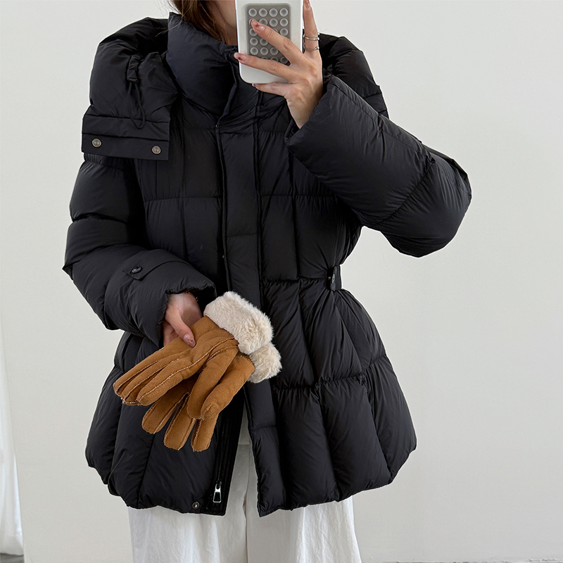 蓬松90白鸭绒羽绒服女中款2025年新款时尚保暖轻盈气质收腰羽绒服