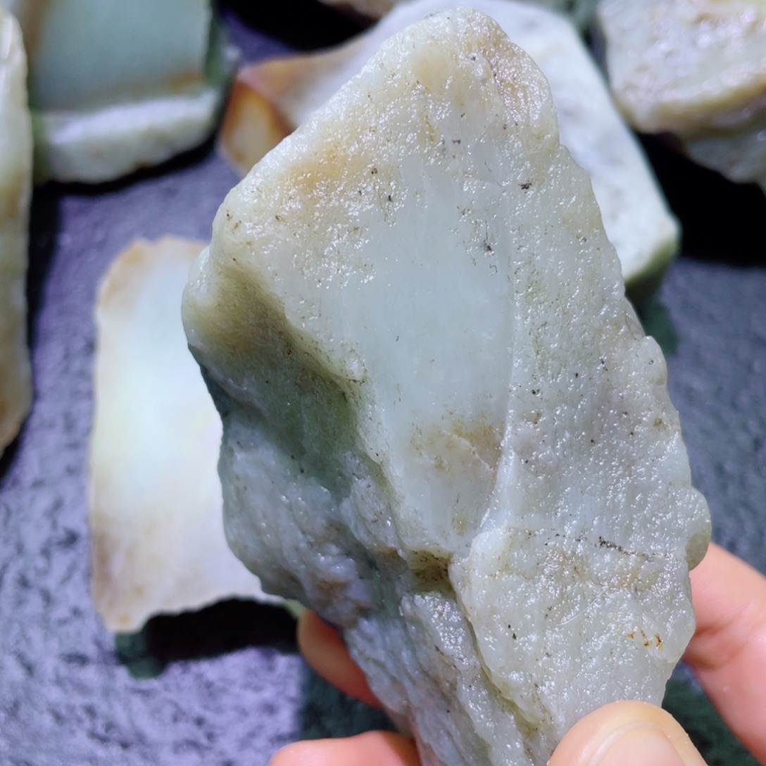 和田玉未镶嵌珠宝半成品