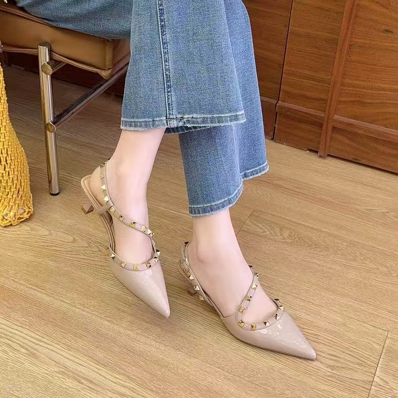 C5520 裸色  细跟铆钉凉鞋夏季2025新款尖头法式时装鞋