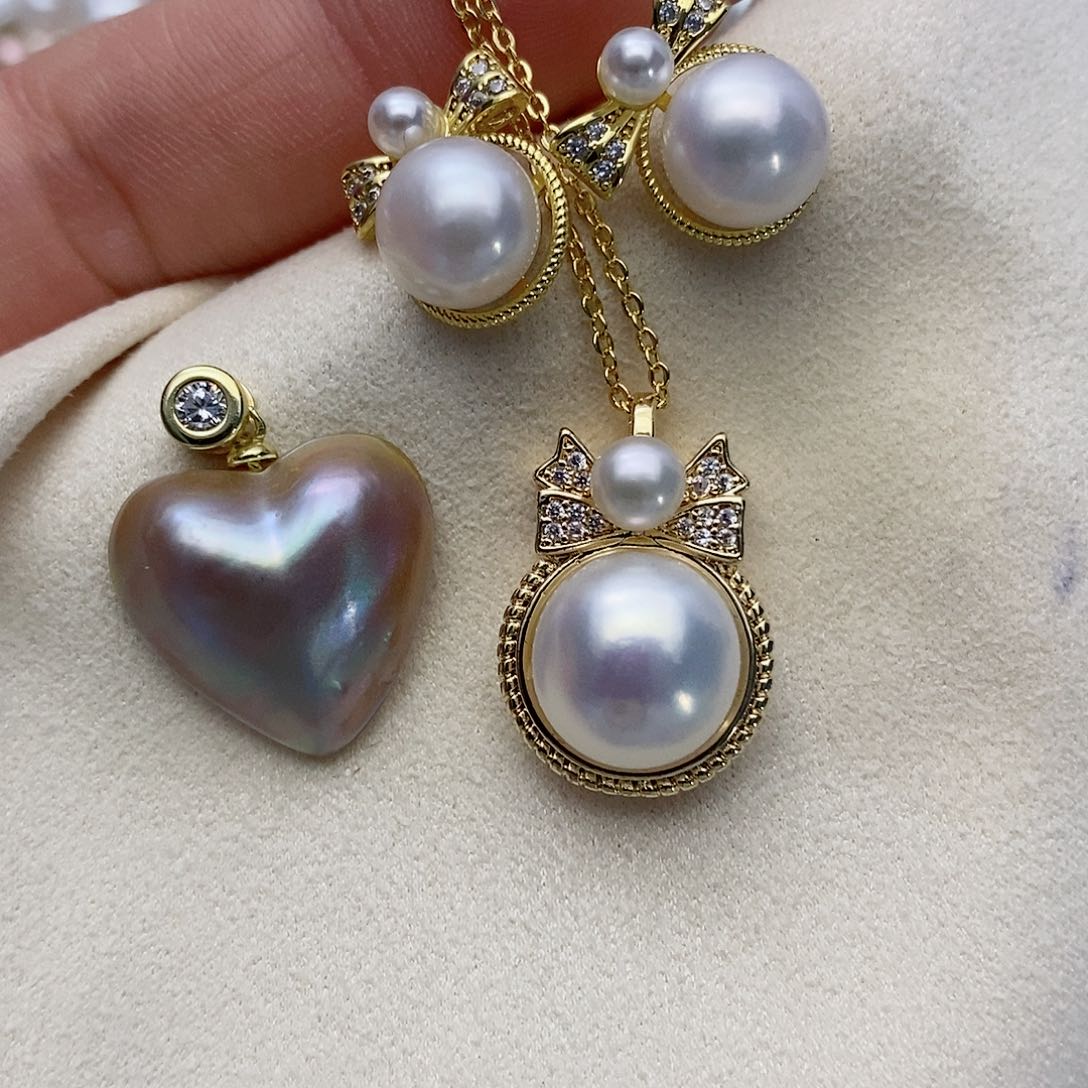 【闪购商品】银S925镶嵌拼合珍珠（马贝珠）颈饰