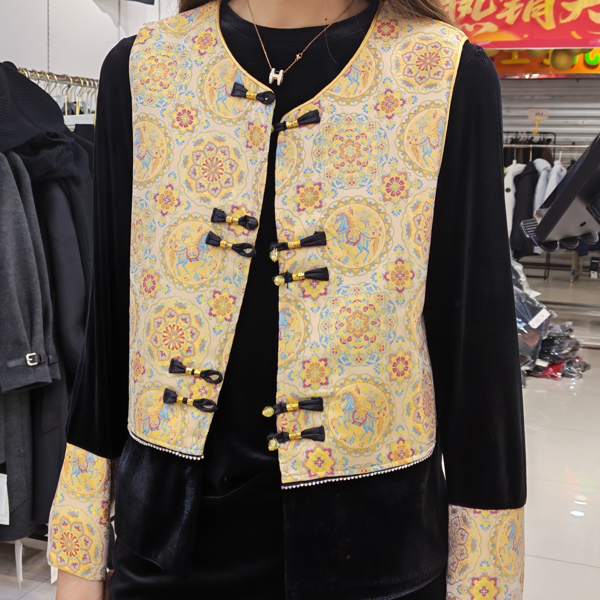 国风重工刺绣马甲两件套