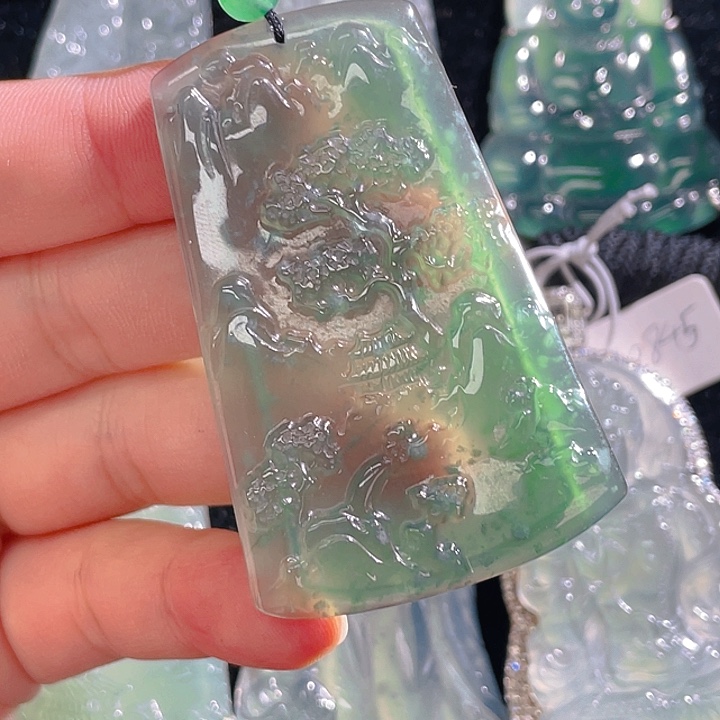 翡翠颈饰未镶嵌47，