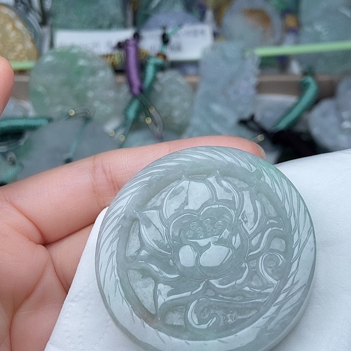 翡翠未镶嵌颈饰翡翠