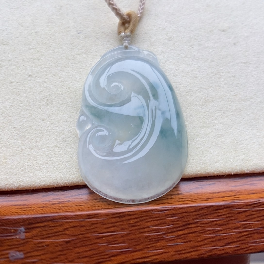 翡翠18K金镶嵌颈饰吊坠36