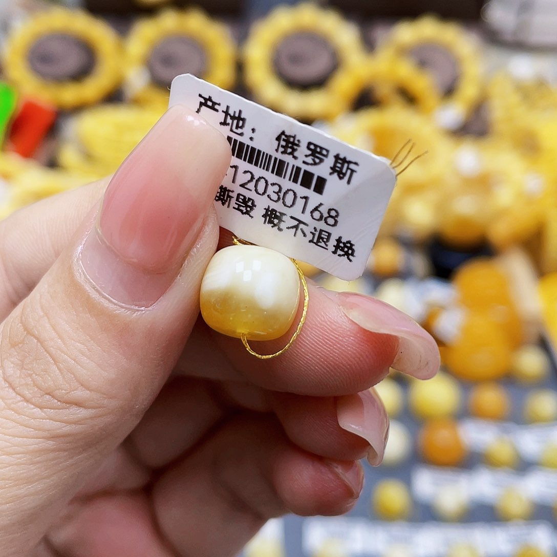 未镶嵌琥珀珠宝奇石玲***老型尺寸10.7*9mm瑕疵.福利