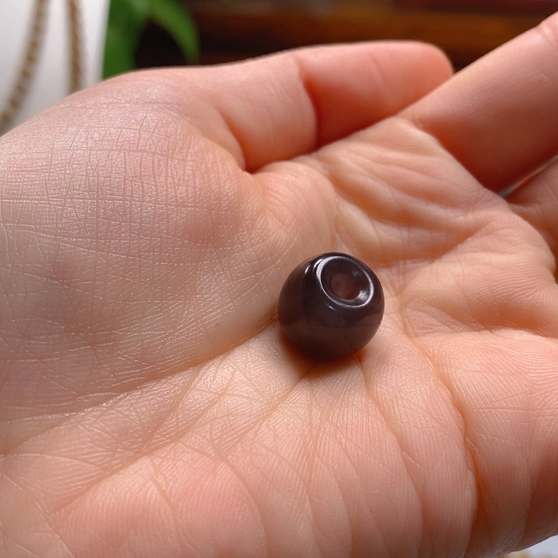 和田玉手串未镶嵌爱**！