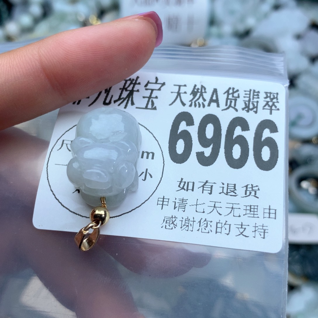 翡翠颈饰未镶嵌6966。