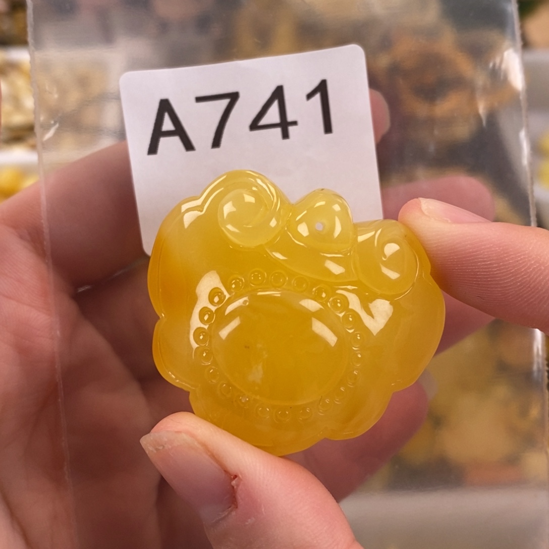 未镶嵌琥珀珠宝奇石