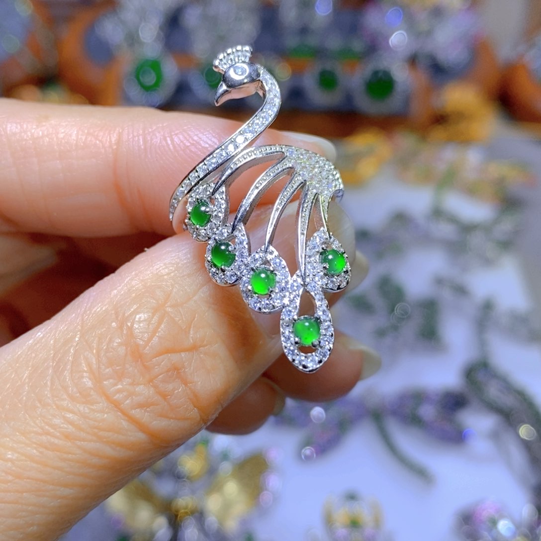 翡翠颈饰银S925镶嵌天然翡翠