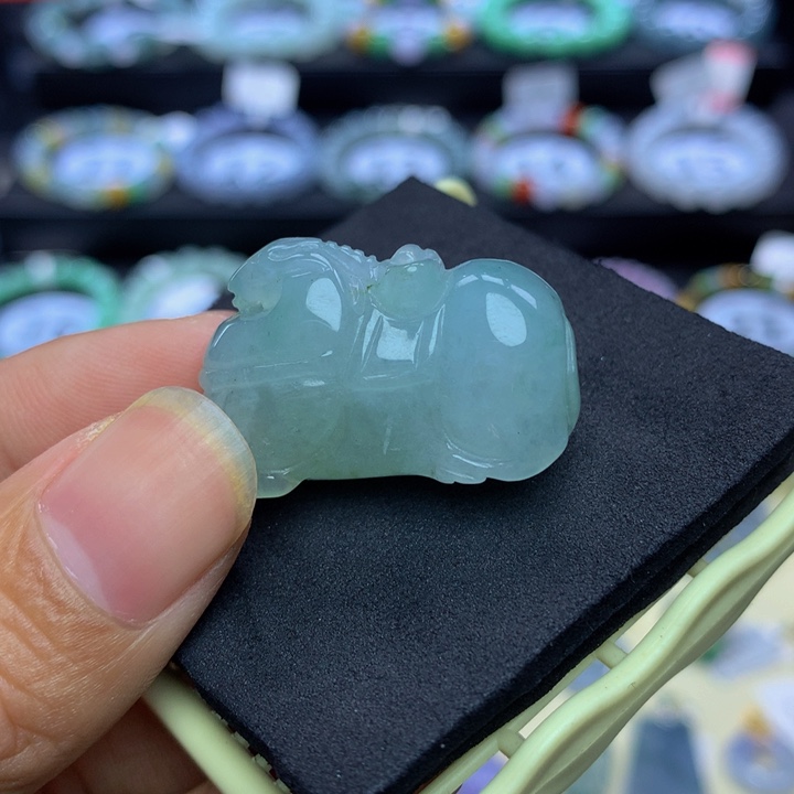 翡翠手链未镶嵌翡翠 