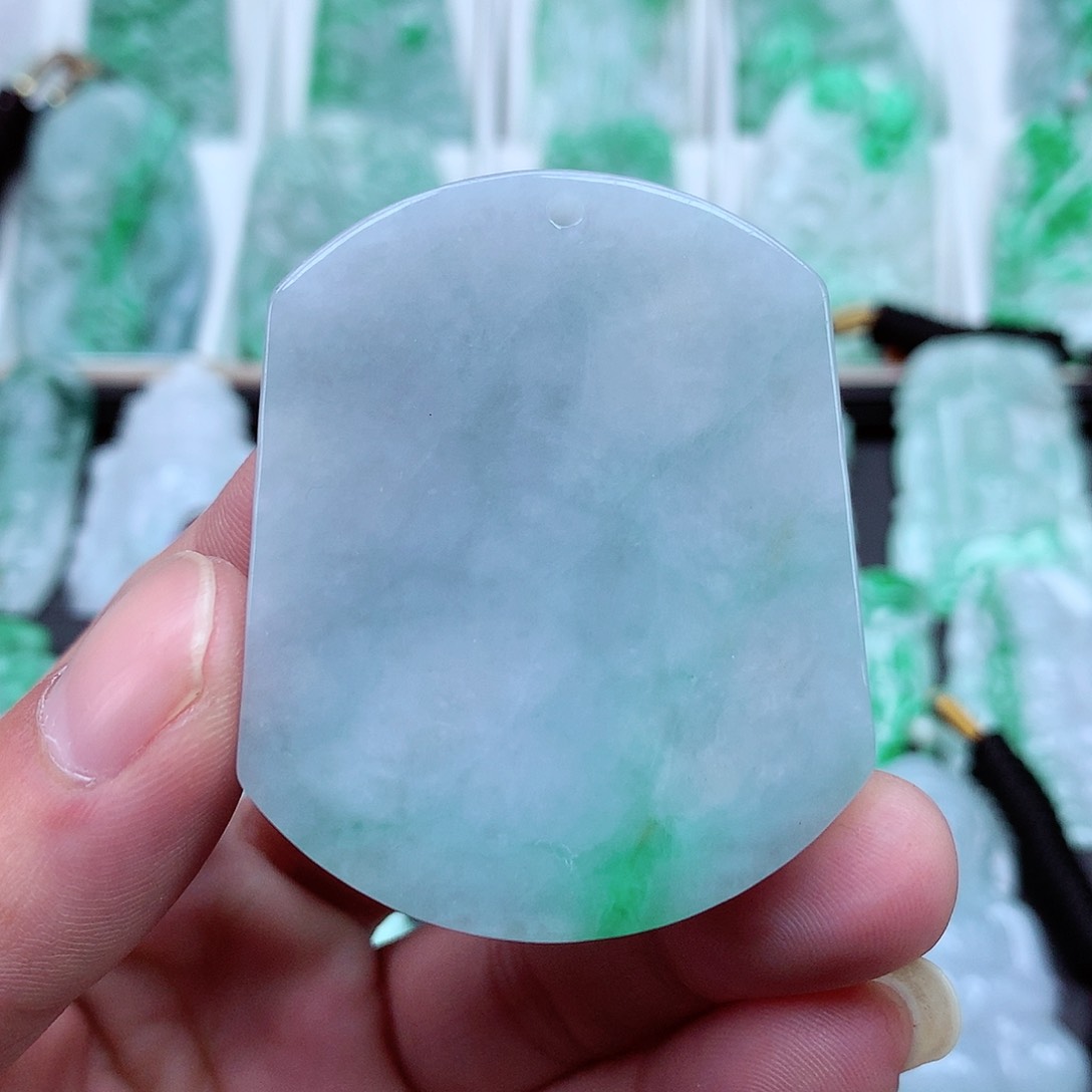 翡翠颈饰未镶嵌翡翠吊坠